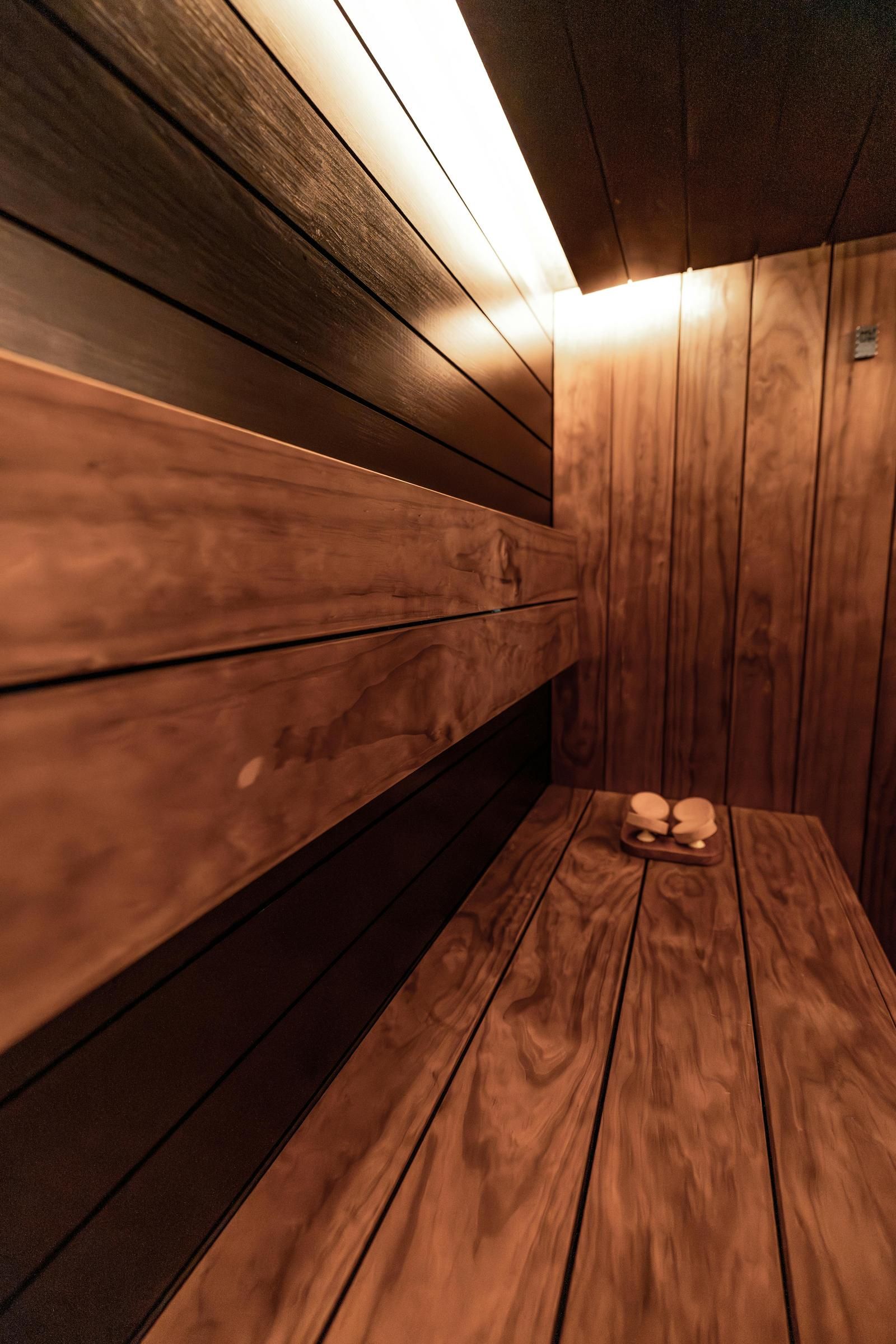 Pale wood bath conversion